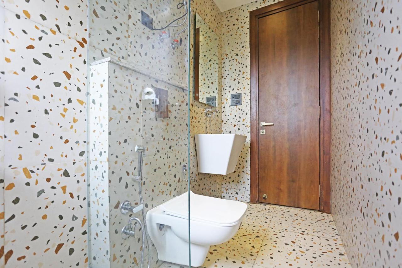 Preet 05 Mints Walking Distance Nizamuddin Railway Station Hotel 4*