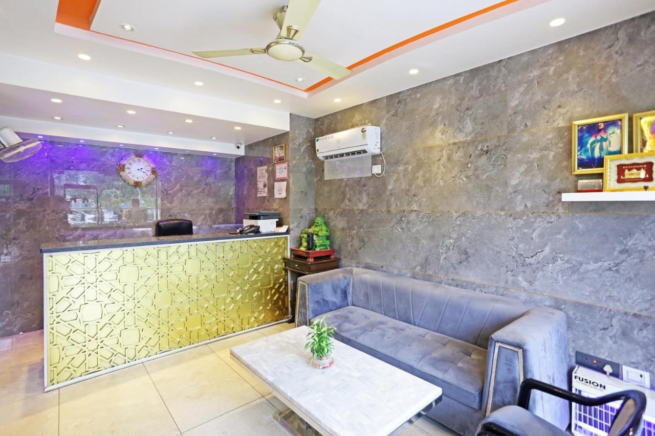 Preet 05 Mints Walking Distance Nizamuddin Railway Station Hotel
