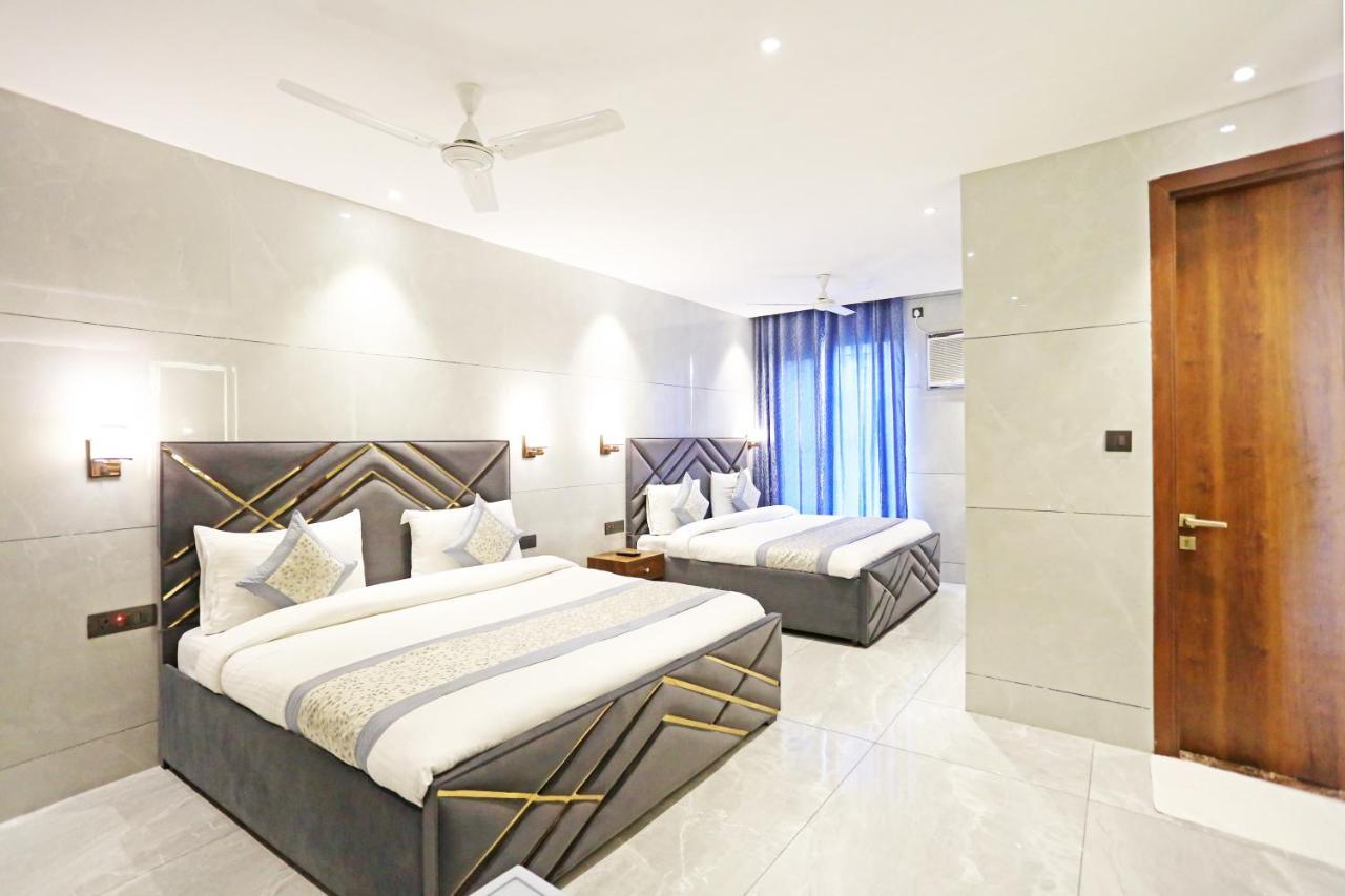 Preet 05 Mints Walking Distance Nizamuddin Railway Station Nova Deli