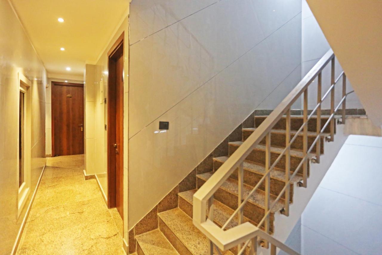 Preet 05 Mints Walking Distance Nizamuddin Railway Station 4*