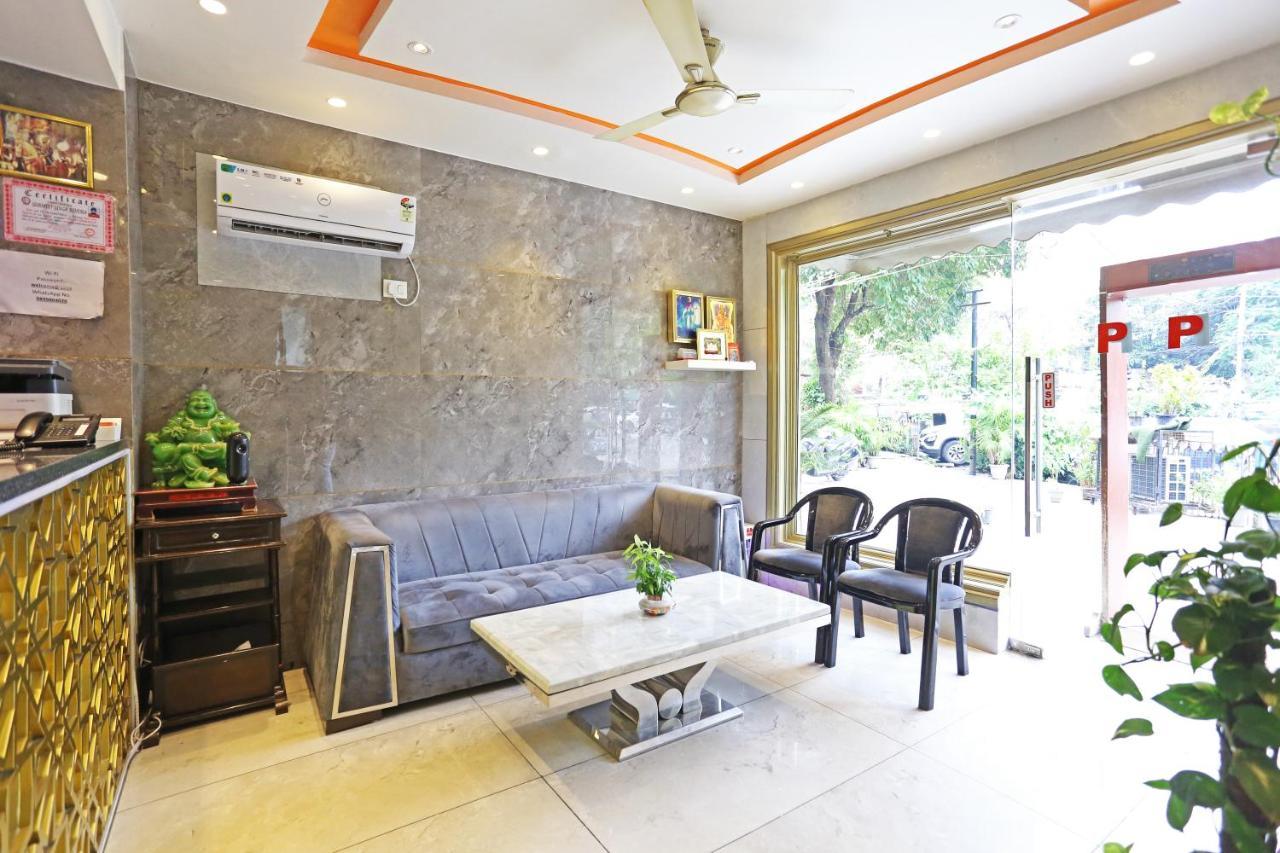 Preet 05 Mints Walking Distance Nizamuddin Railway Station