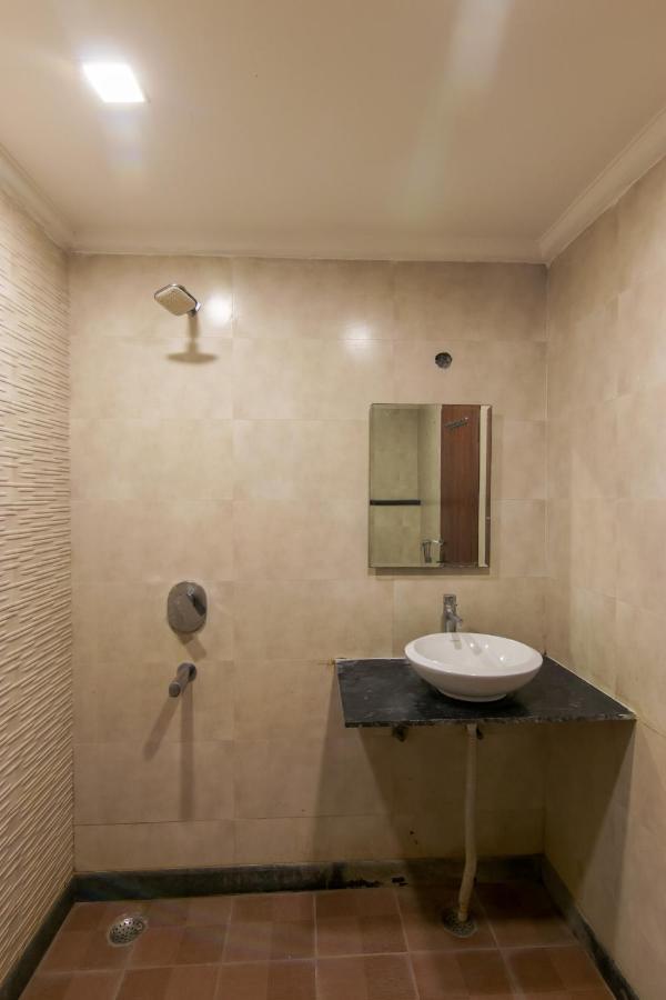 Neu - Walk In From Railway Station Hotel New Delhi