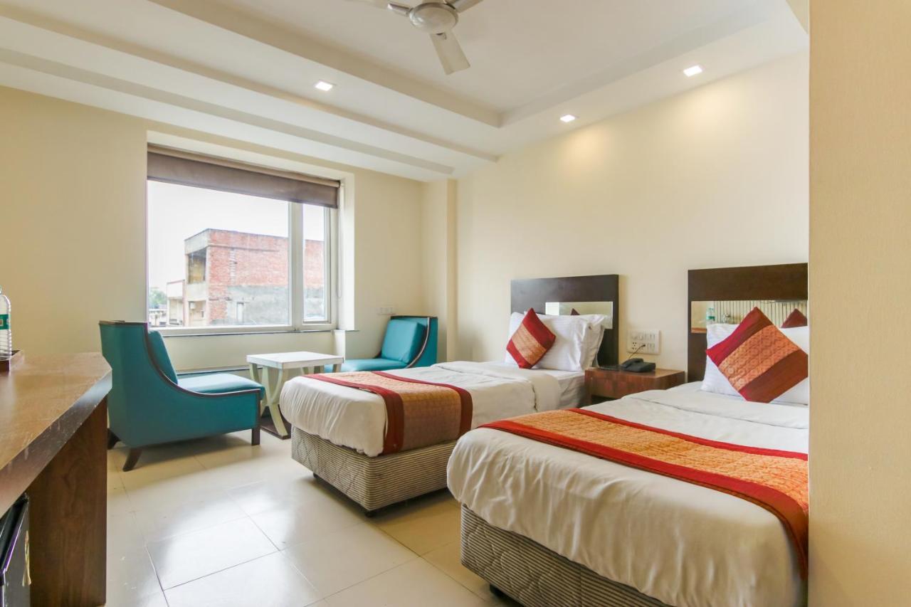 Neu - Walk In From Railway Station Hotel New Delhi