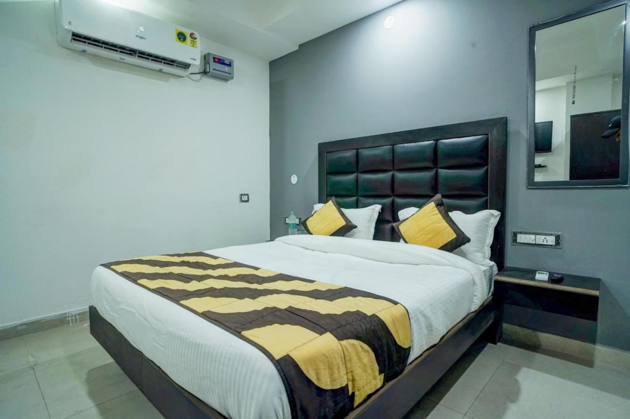 Prime Keshaw Homely In Main Road Building Hotel Nova Deli