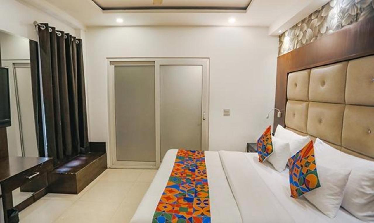 Hotel Fabhotel Station I New Delhi