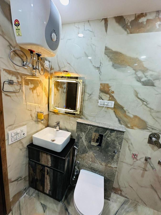 Samrat Residency 10 Mints Walking Distance Nizamuddin Railway Station Hotel Nova Deli