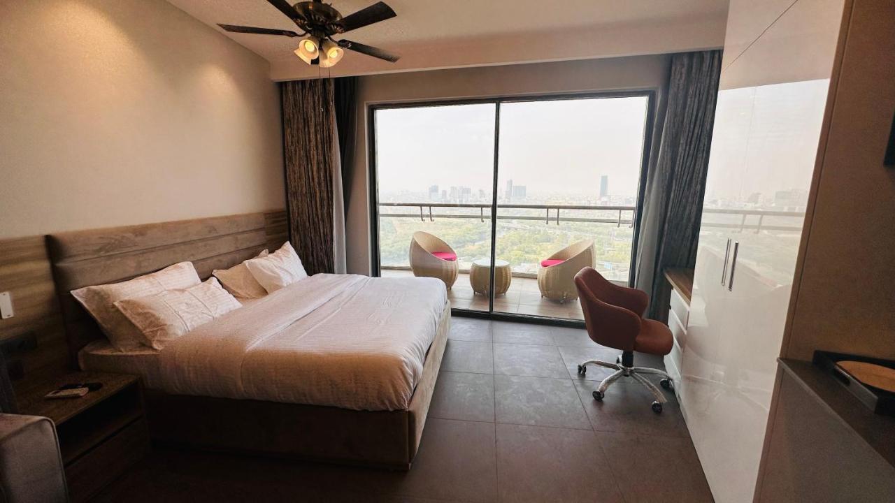 21st Floor Skystudio With Balcony Nova Deli