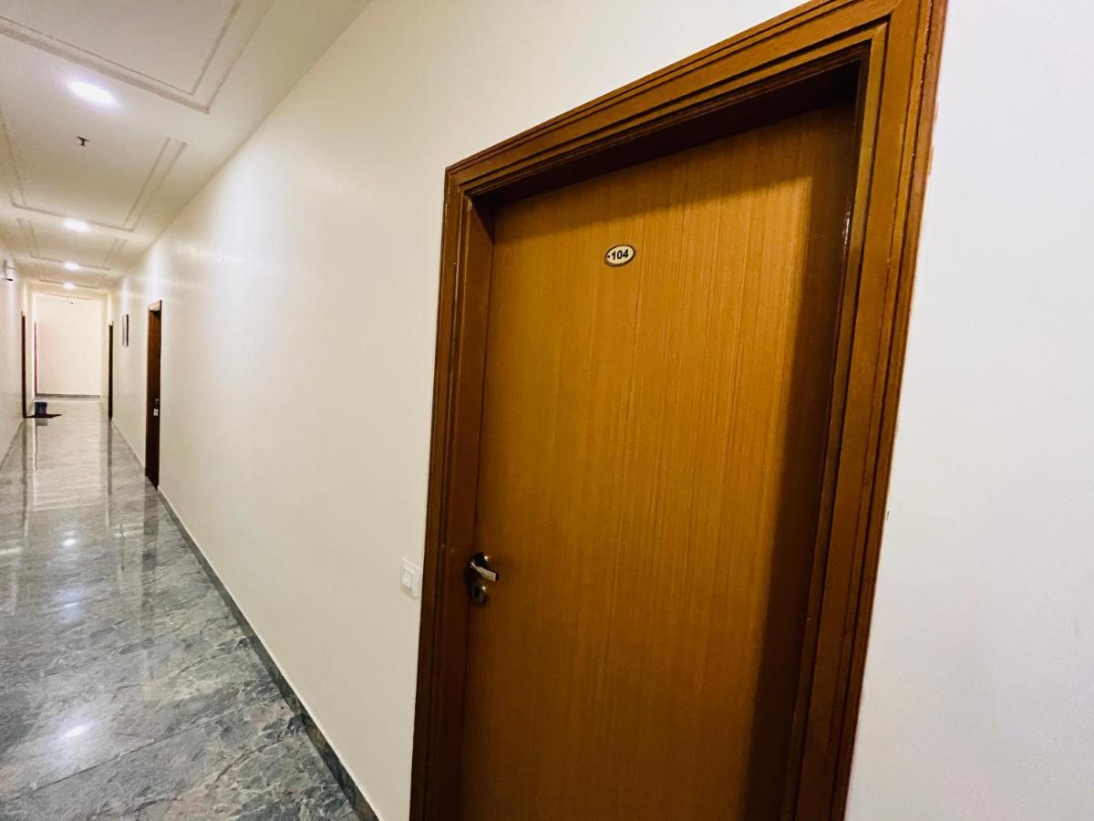 Qotel Nirvana Jasola Couple Friendly New Delhi