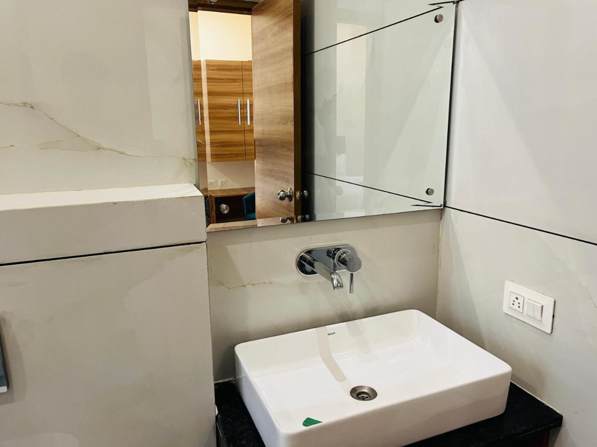 Qotel Nirvana Jasola Couple Friendly 3* New Delhi