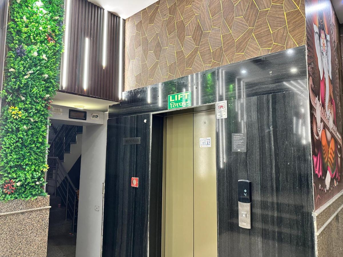 Hotel The Delhi Airport 4*