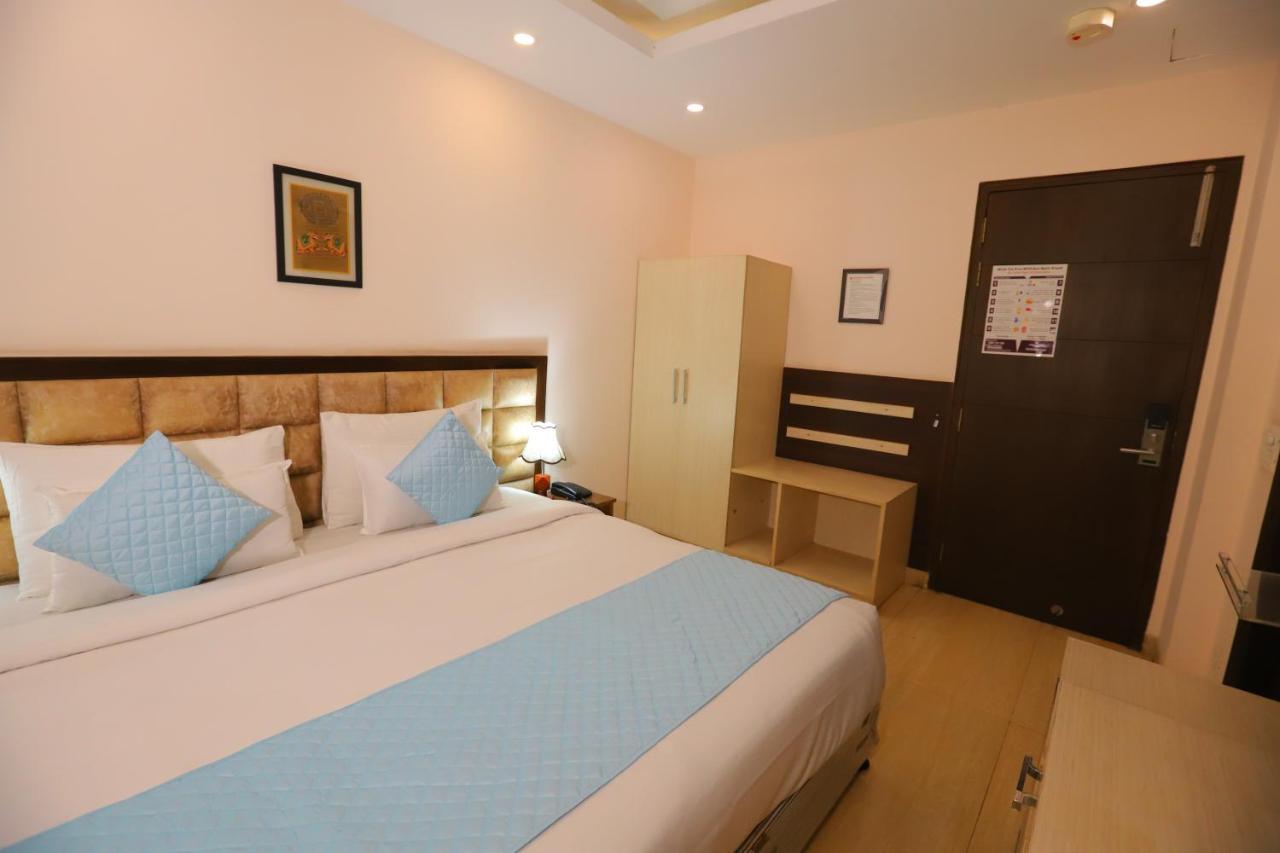 Qotel Nirvana Jasola Couple Friendly