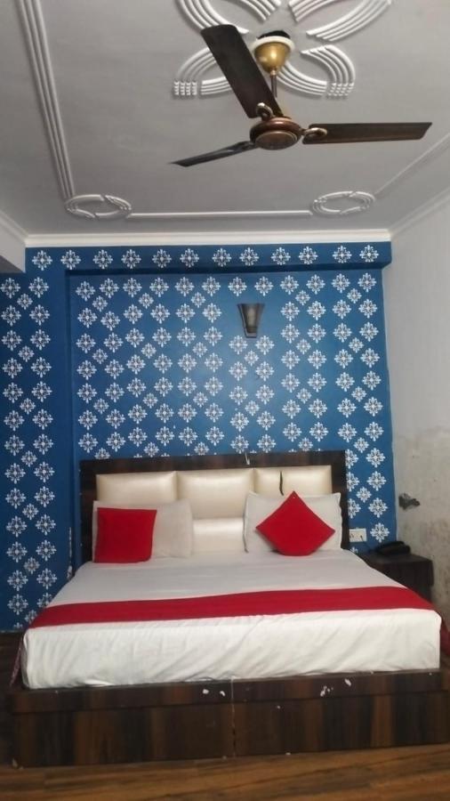Airport Mars Plaza Hotel 3*