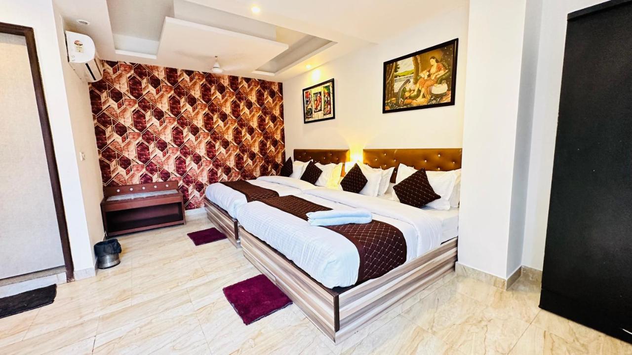 Hotel The Delhi Airport 4*