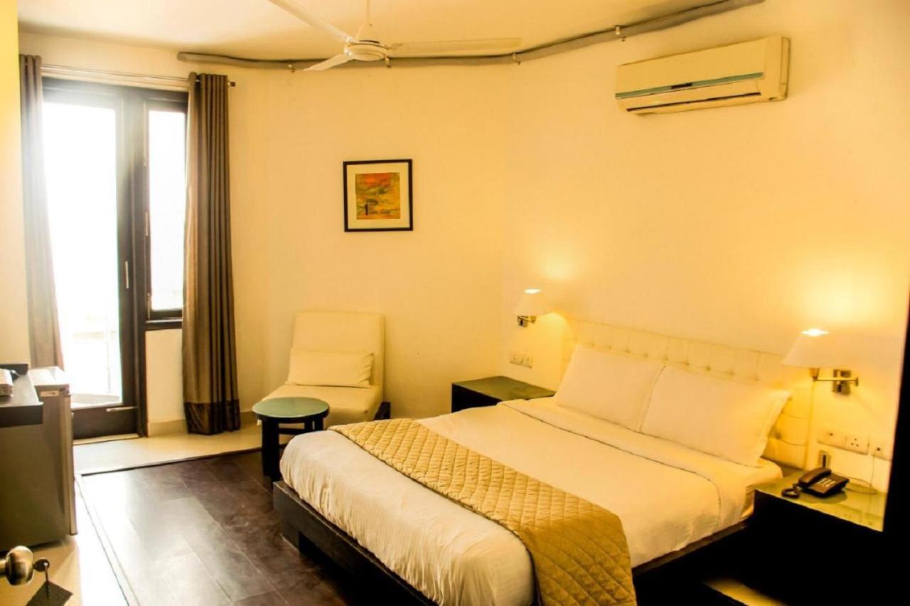Hotel Diamond Tree At Saket Near Pvr Cinema Nova Deli