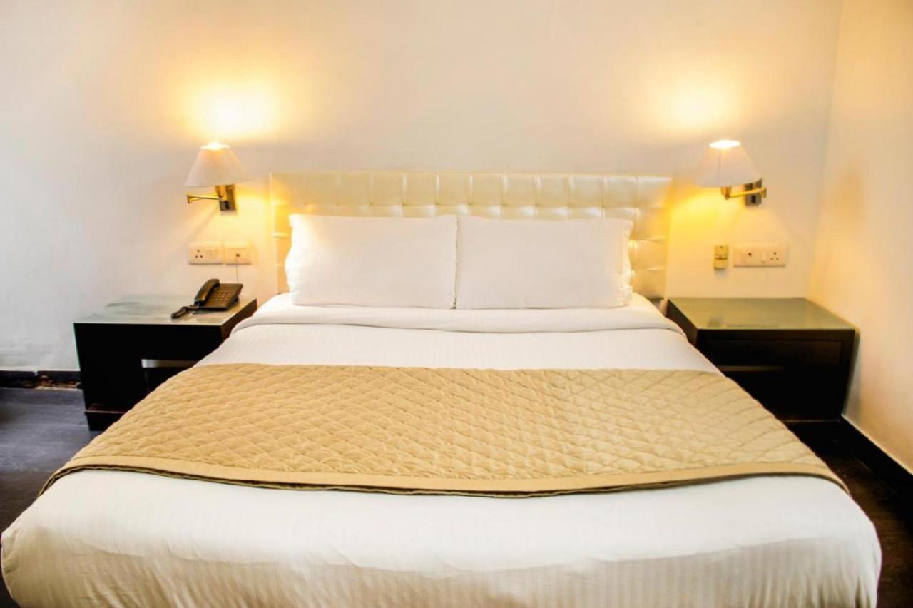 Hotel Diamond Tree At Saket Near Pvr Cinema 3*