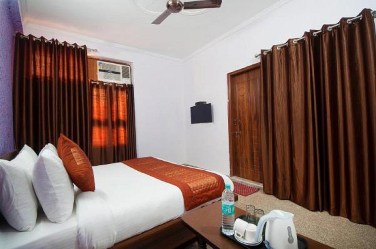 Classic Plaza At Delhi Airport 3*