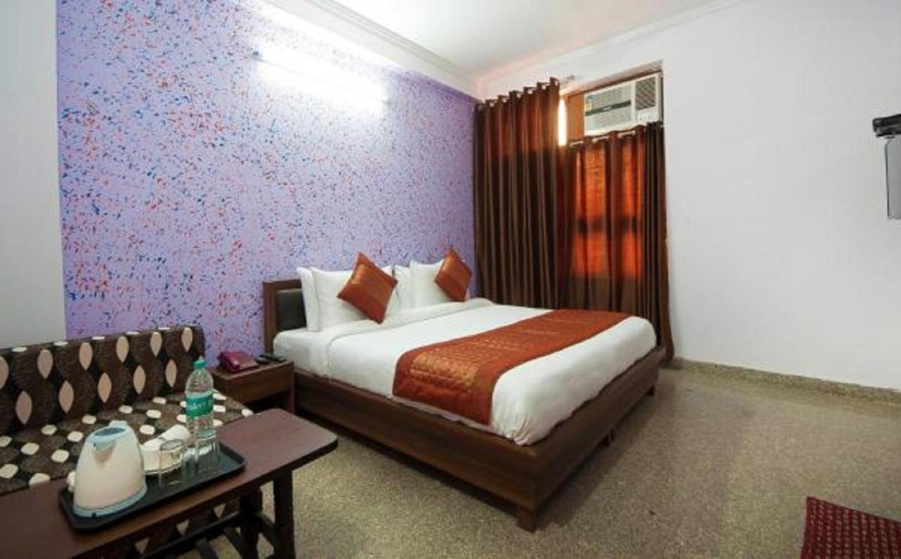 Bed & Breakfast Classic Plaza At Delhi Airport 3*