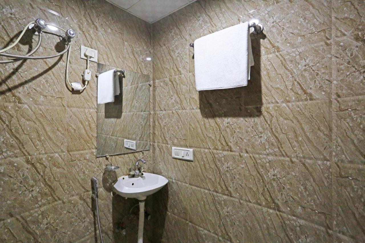 The Near Delhi Airport 4*