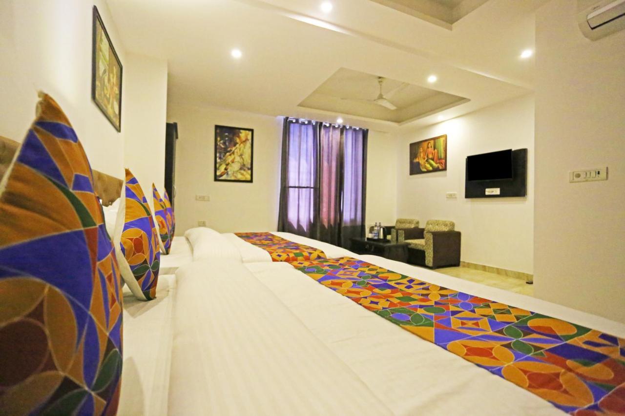 Hotel The Near Delhi Airport New Delhi