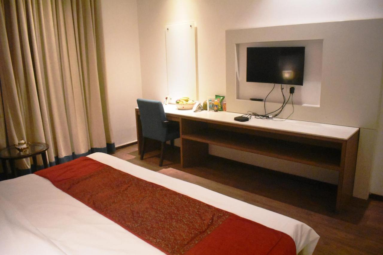 Hotel Lemonwood Suites By F9 - Trivoli Garden Chhatarpur
