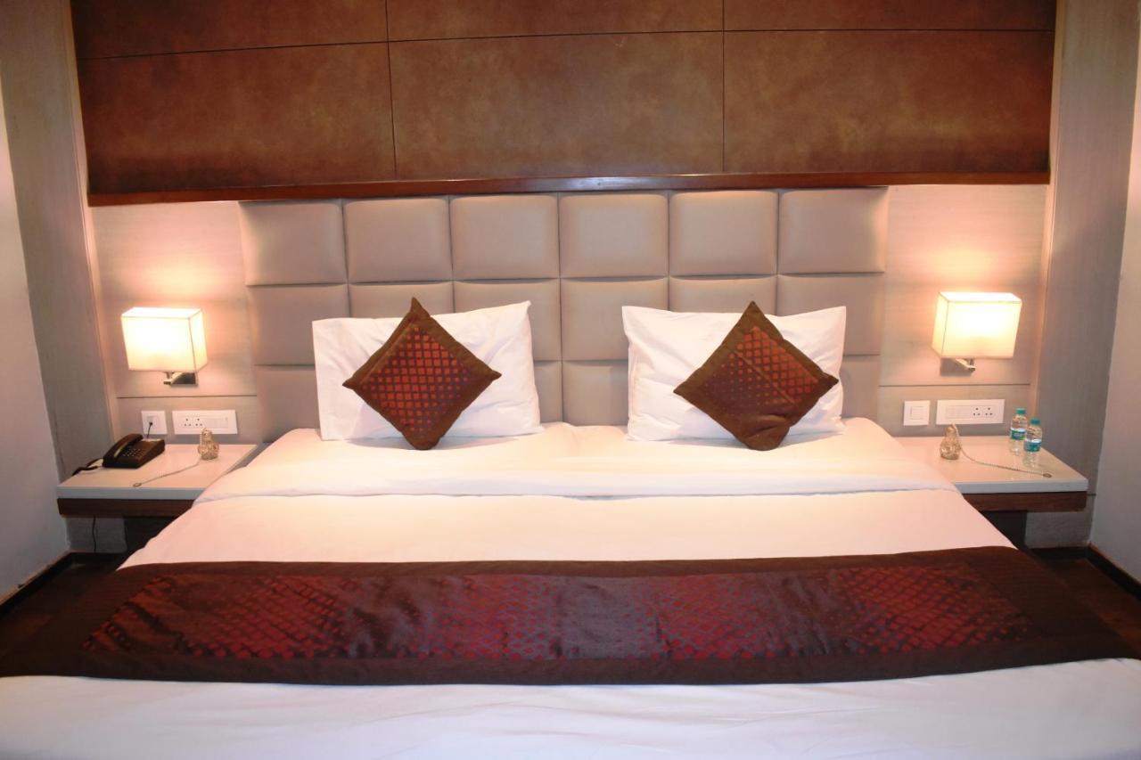 Lemonwood Suites By F9 - Trivoli Garden Chhatarpur 3*