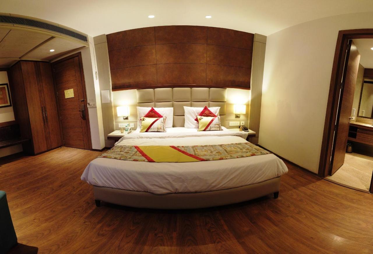 Lemonwood Suites By F9 - Trivoli Garden Chhatarpur 3* New Delhi