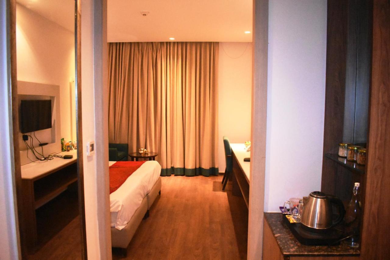 Lemonwood Suites By F9 - Trivoli Garden Chhatarpur Hotel