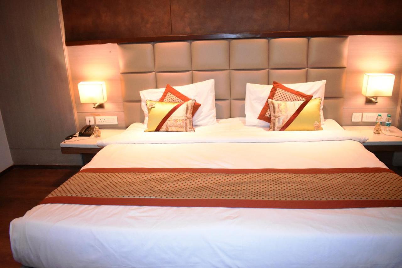 Hotel Lemonwood Suites By F9 - Trivoli Garden Chhatarpur