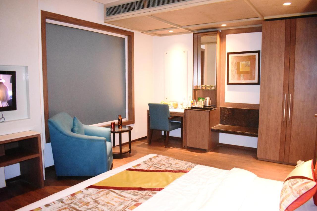 Lemonwood Suites By F9 - Trivoli Garden Chhatarpur New Delhi