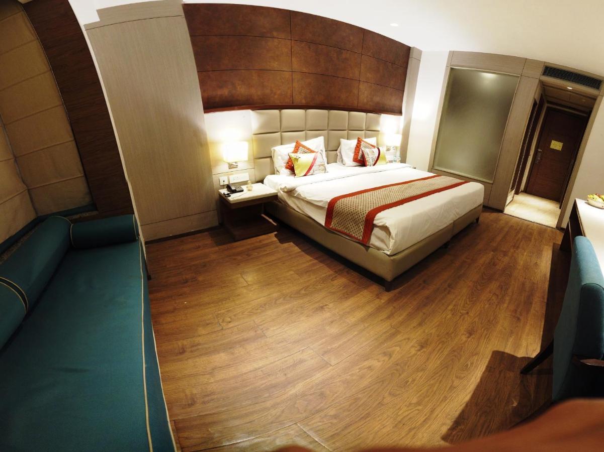 Lemonwood Suites By F9 - Trivoli Garden Chhatarpur Hotel