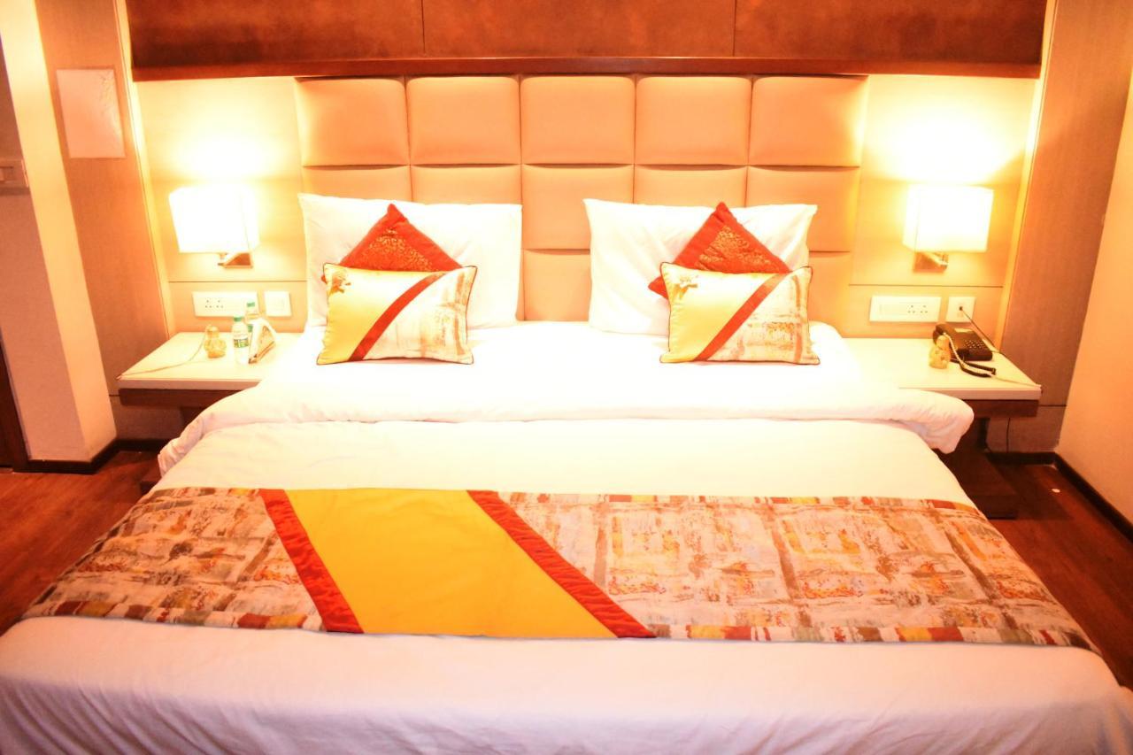 Hotel Lemonwood Suites By F9 - Trivoli Garden Chhatarpur
