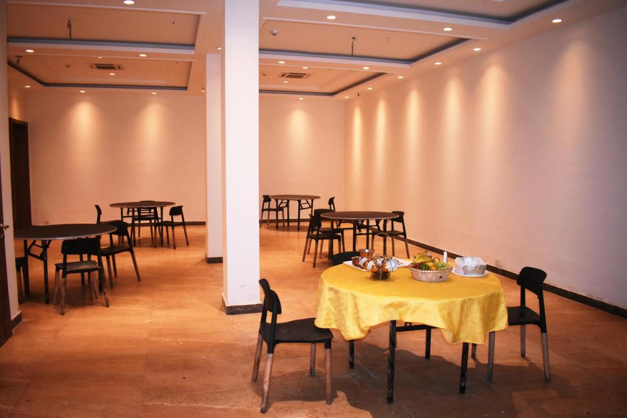 Lemonwood Suites By F9 - Trivoli Garden Chhatarpur New Delhi