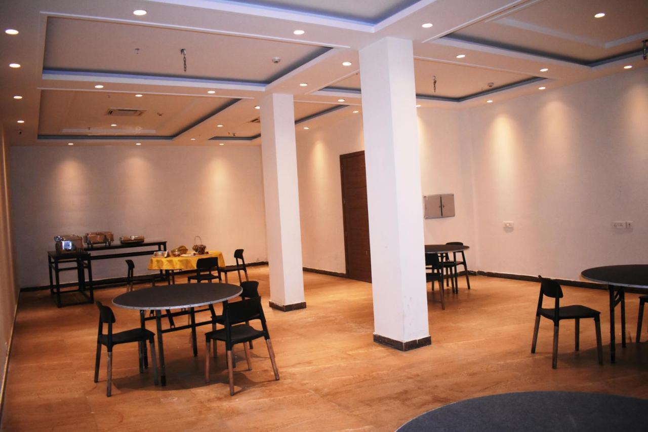 Hotel Lemonwood Suites By F9 - Trivoli Garden Chhatarpur 3*