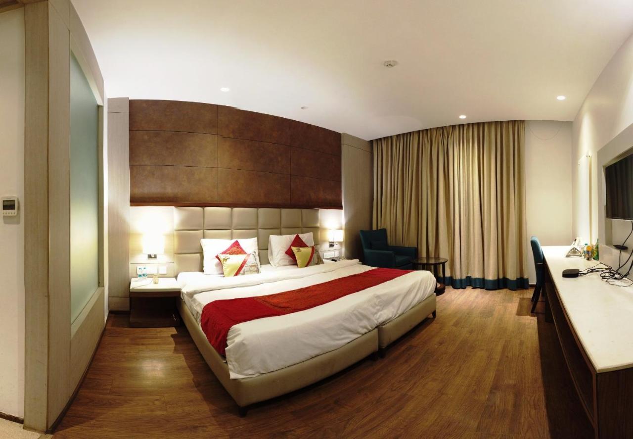 Lemonwood Suites By F9 - Trivoli Garden Chhatarpur Hotel
