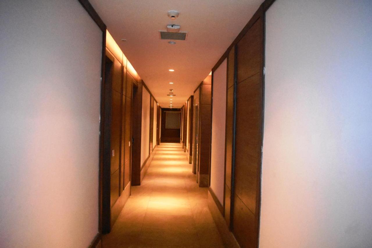Lemonwood Suites By F9 - Trivoli Garden Chhatarpur Hotel