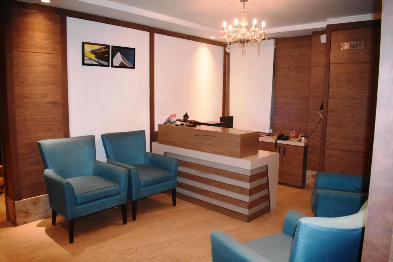 Lemonwood Suites By F9 - Trivoli Garden Chhatarpur 3*