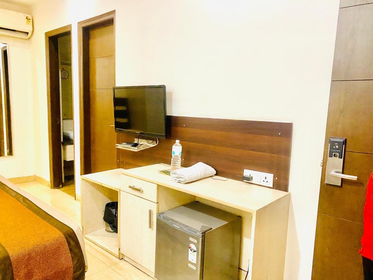 Qotel Jasola Vihar Hotel *