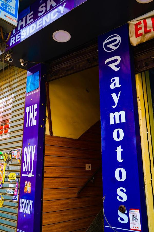 Roomshala 041 Sky Residency - Uttam Nagar Near Metro Station 3*