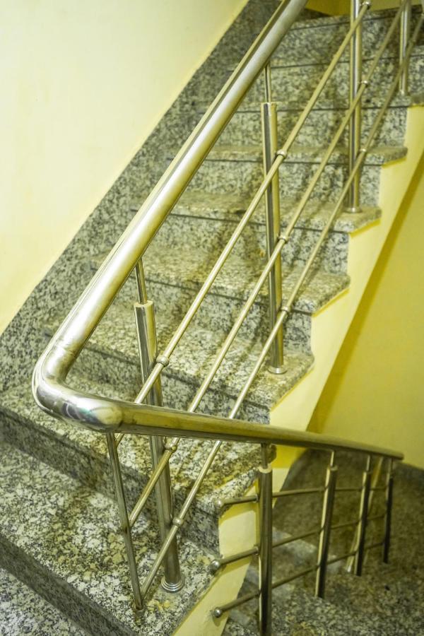 Roomshala 041 Sky Residency - Uttam Nagar Near Metro Station Hotel 3*