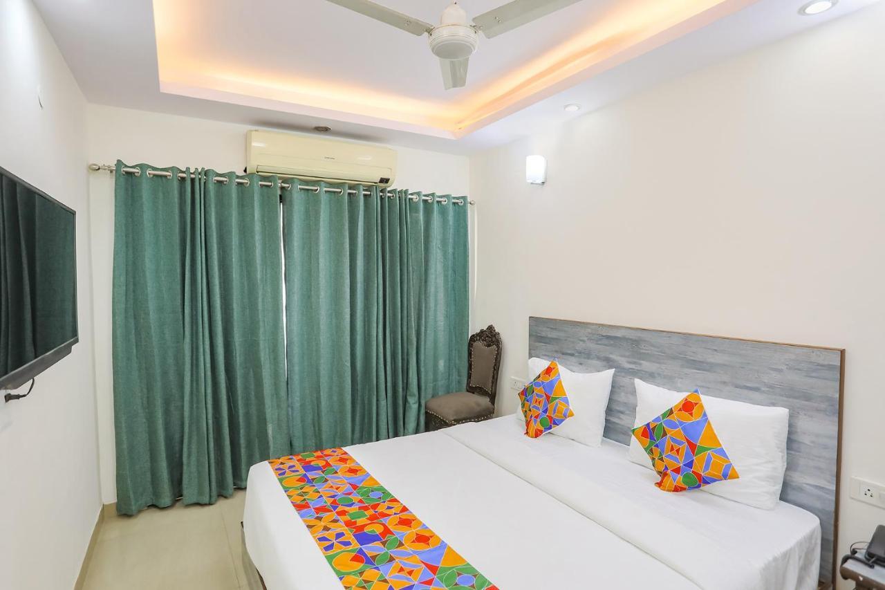 Hotel Fabexpress Jpm Harshdeep 3*