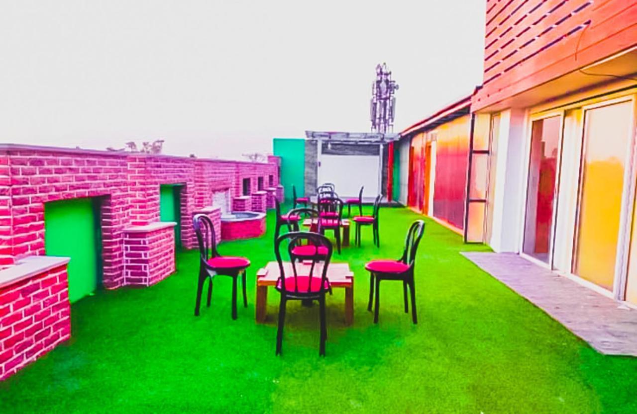 Hotel Roomshala 004 Mannat - Shalimar Bagh New Delhi
