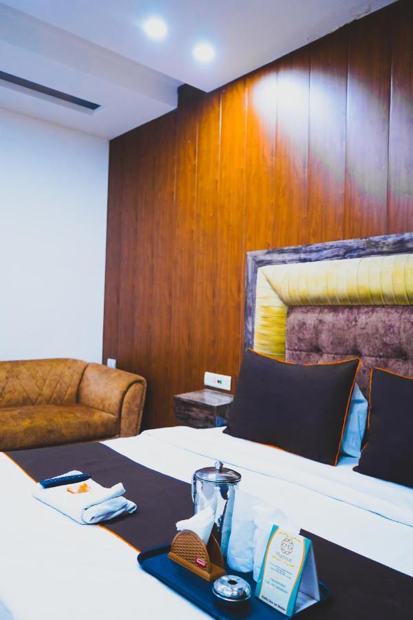 Roomshala 004 Mannat - Shalimar Bagh Hotel