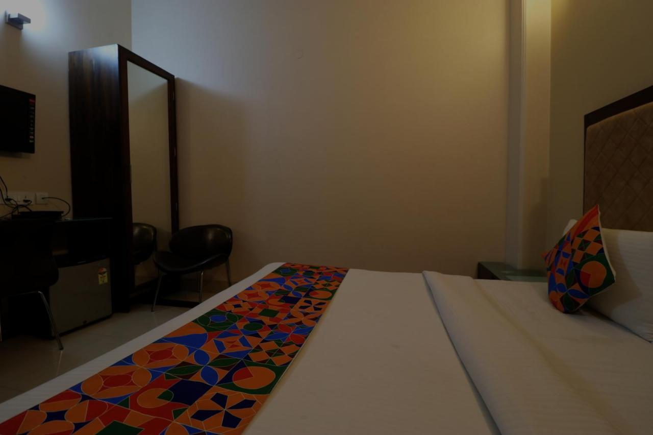 Fabhotel Lr Nehru Place Hotel 3*