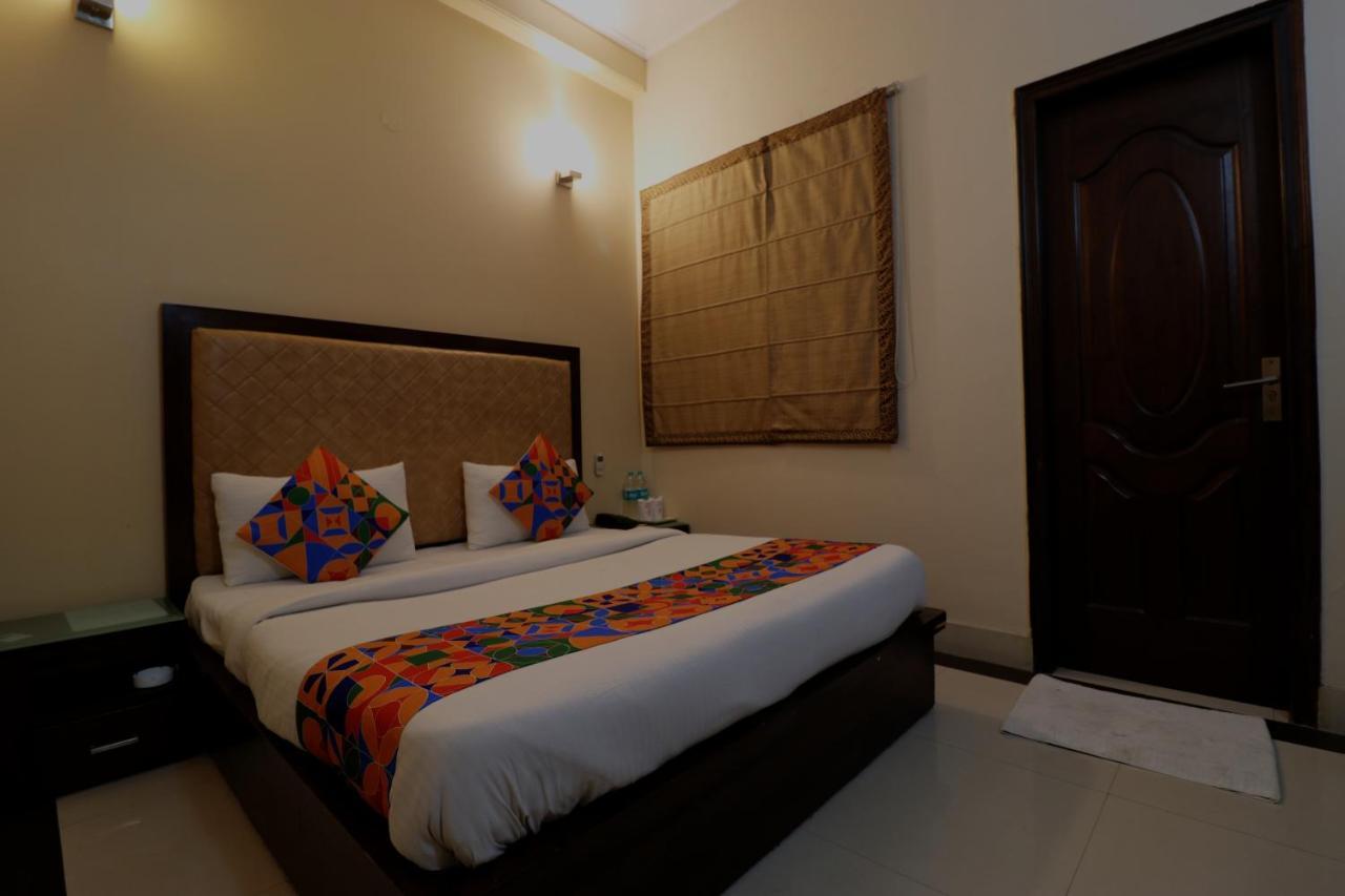 Fabhotel Lr Nehru Place 3*