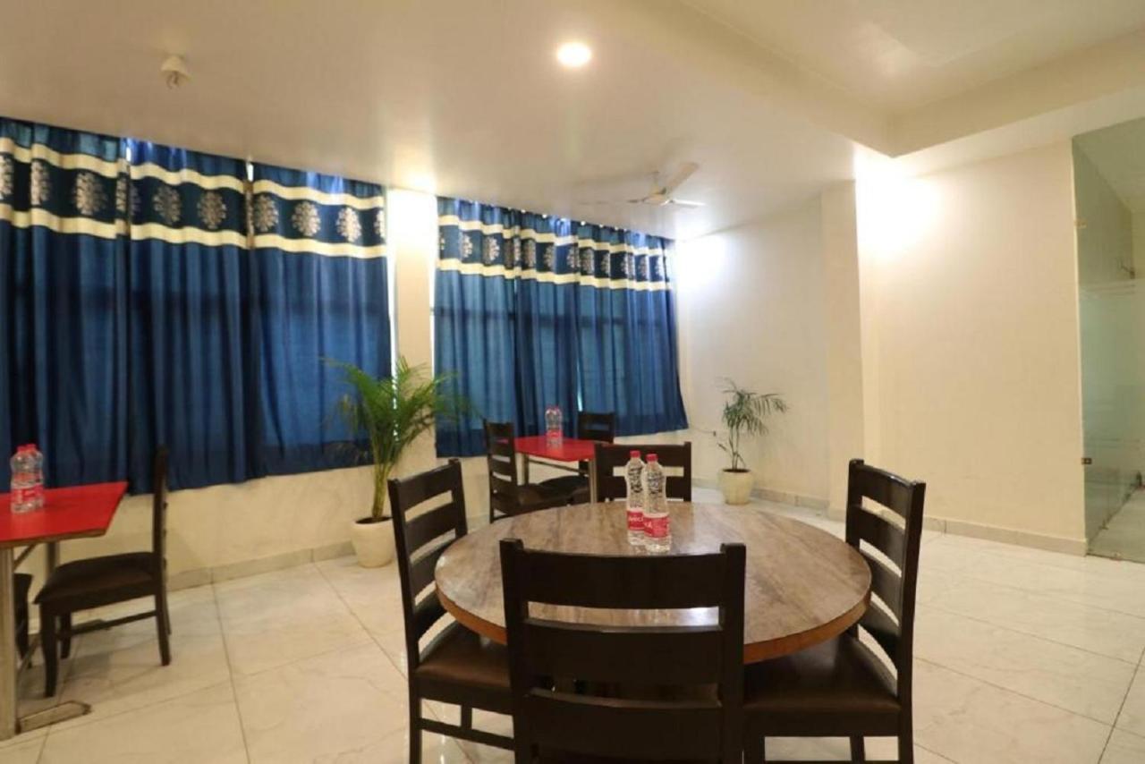 Classic Plaza At Delhi Airport Bed & Breakfast 3*