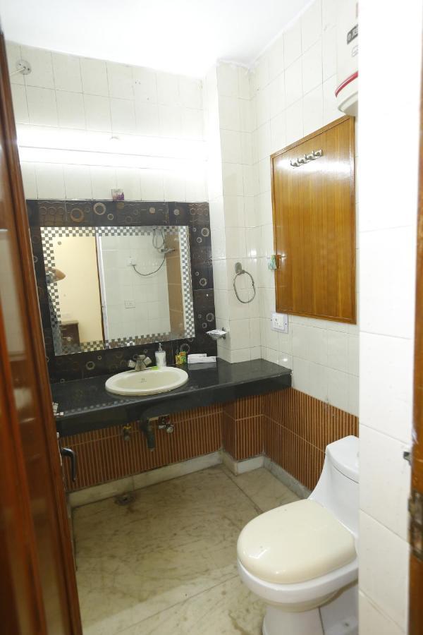 Badal's Nest I Near Aiims I Near Safadarganj I South Delhi I Couple Friendly I Homestay *