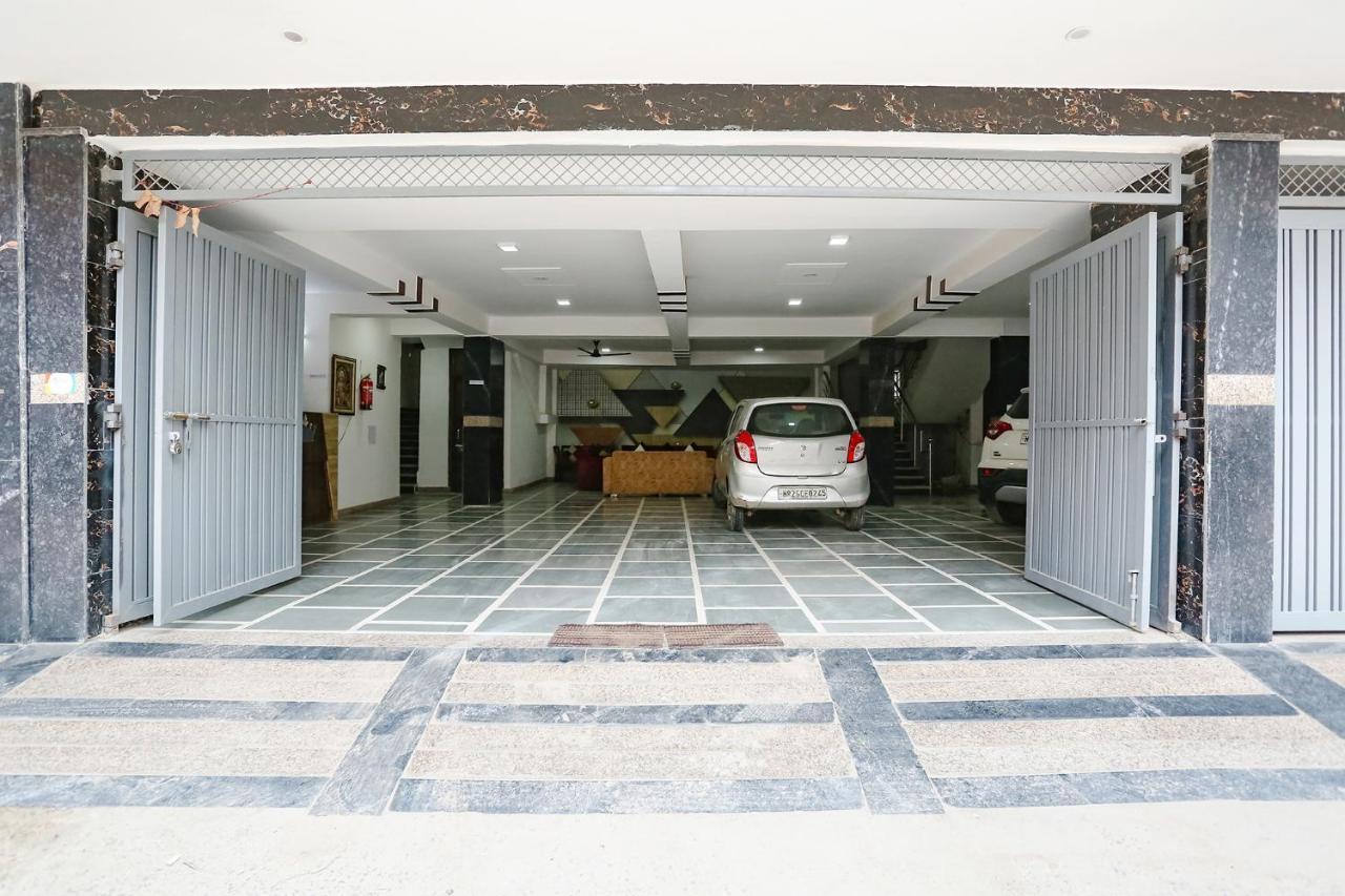 Hotel Fabhotel Silver Crown Gurgaon