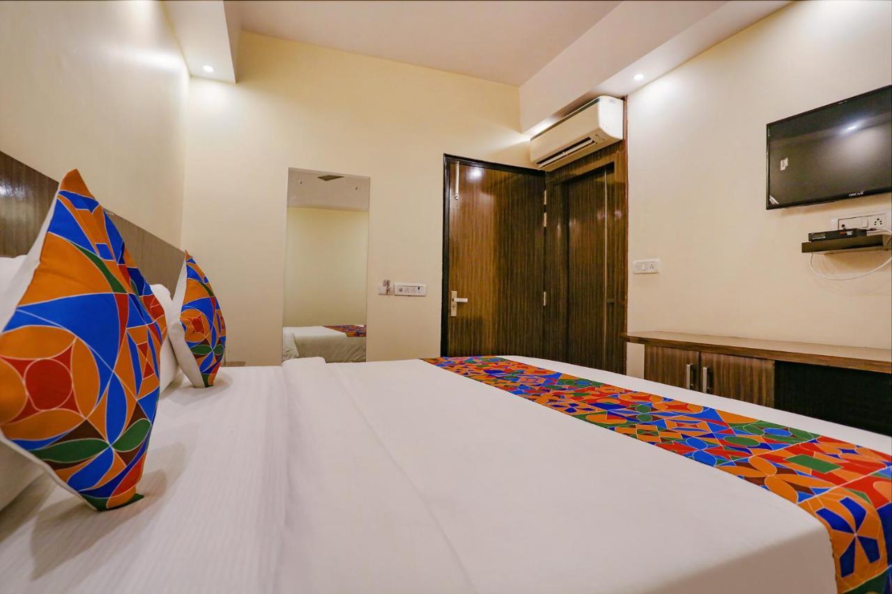 Time - Near Igi International & Domestic Airport Hotel 3*