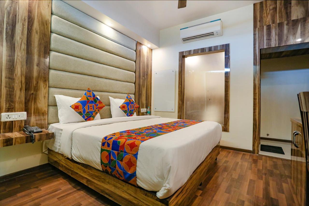 Time - Near Igi International & Domestic Airport Hotel