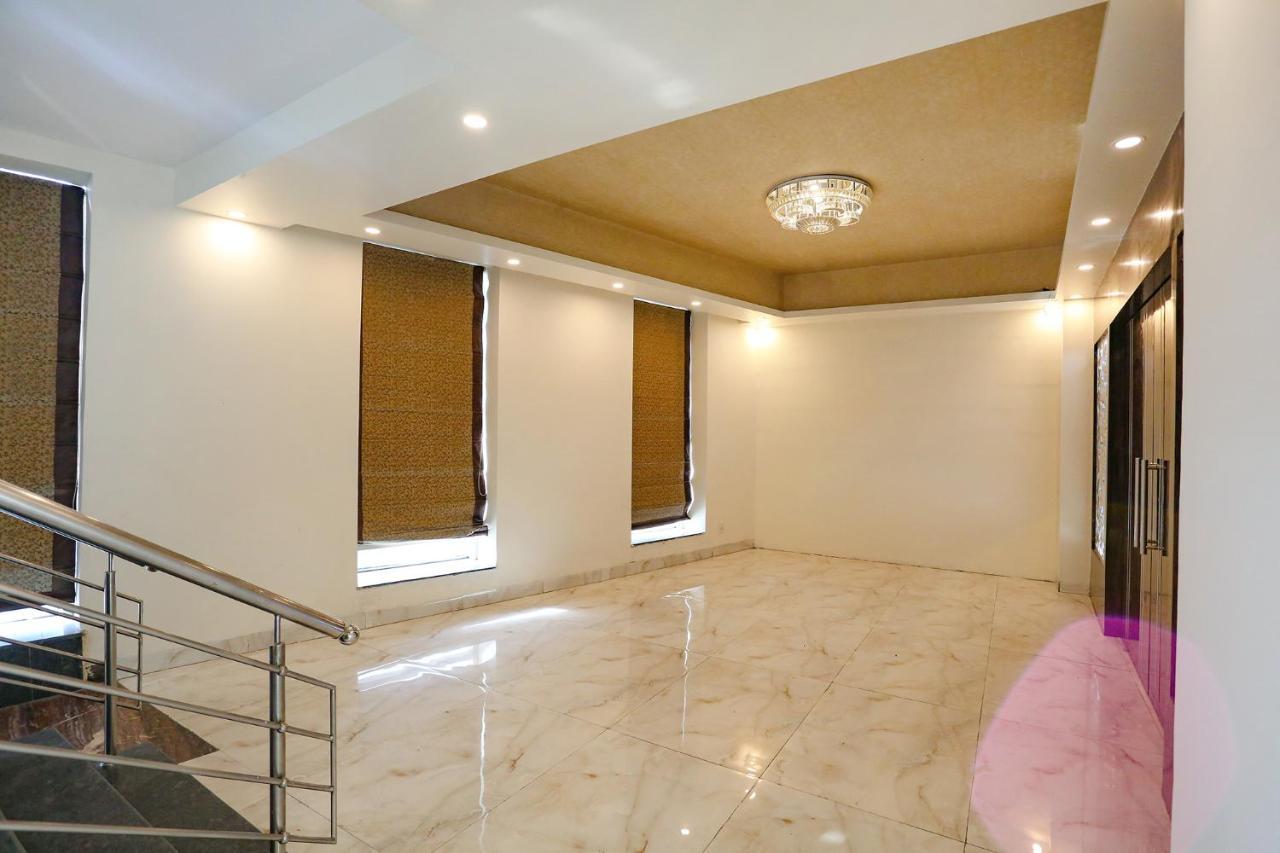 Time - Near Igi International & Domestic Airport Hotel 3*
